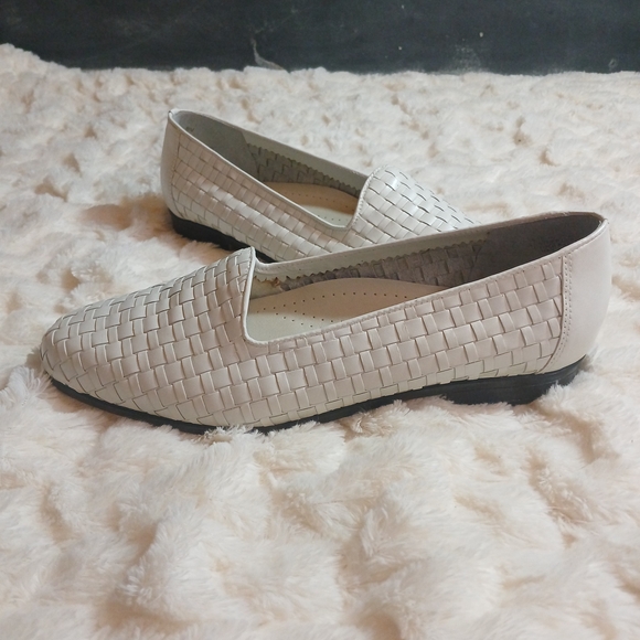 Trotters Liz White Woven Leather Slip On Loafer Size 8W Made In Brazil - Picture 5 of 9